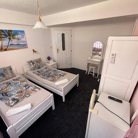 Guesthouse Flora Kiten  Luaran gambar