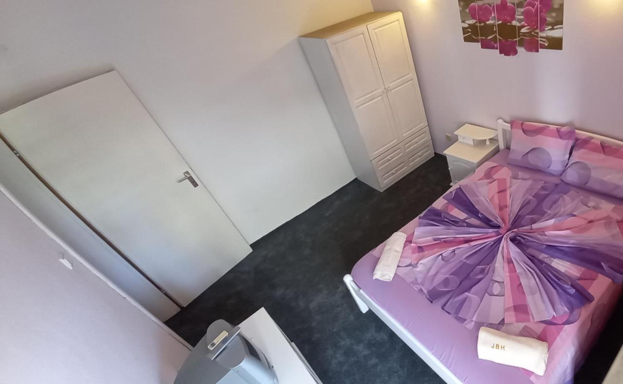 Guesthouse Flora Kiten  Luaran gambar