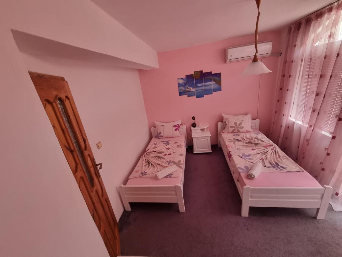 Guesthouse Flora Kiten  Luaran gambar