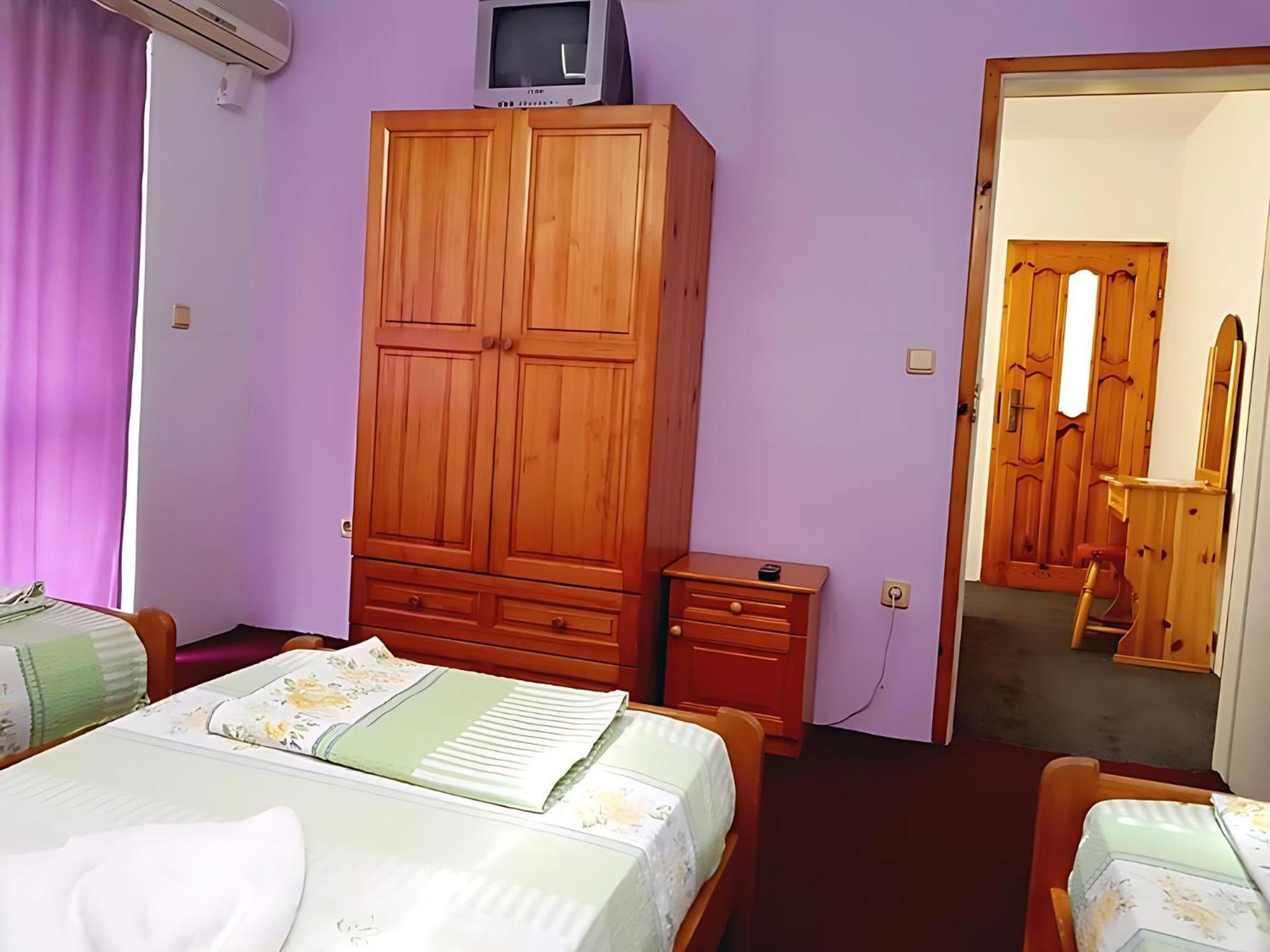 Guesthouse Flora Kiten  Luaran gambar